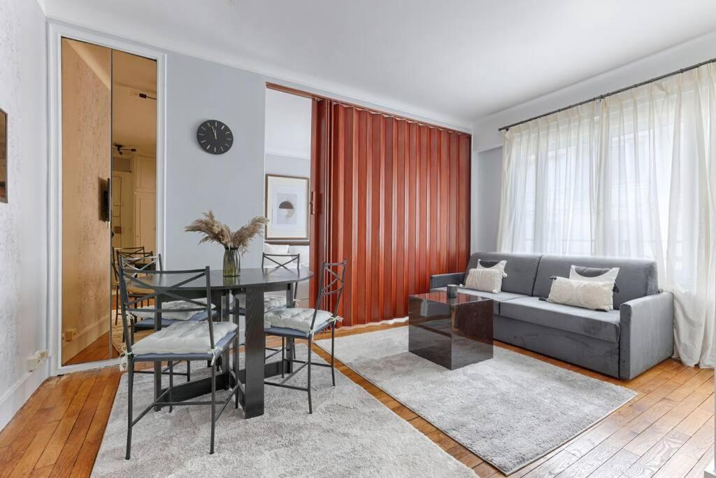 Matignon Saint-Honore : Magnifique Appartement 1Br Parijs Buitenkant foto