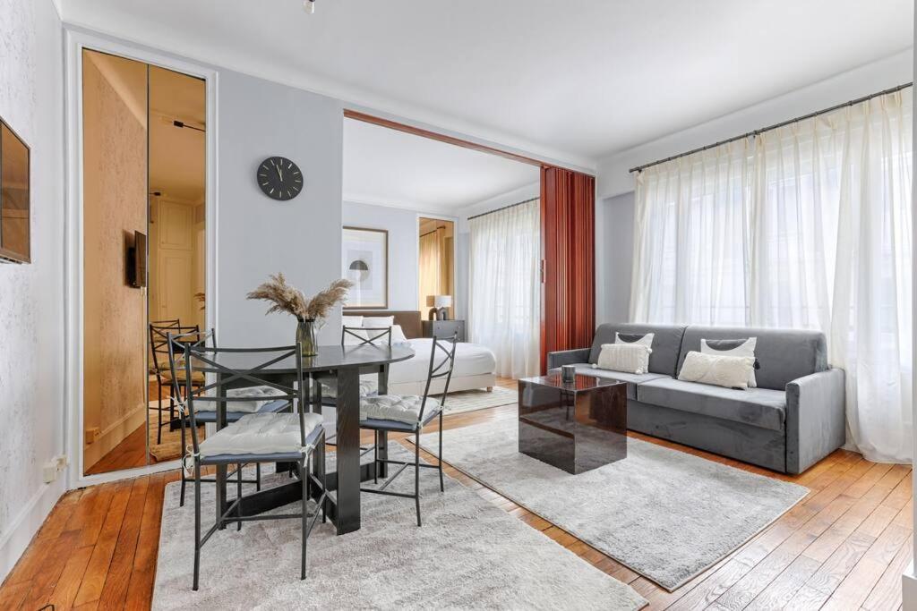 Matignon Saint-Honore : Magnifique Appartement 1Br Parijs Buitenkant foto