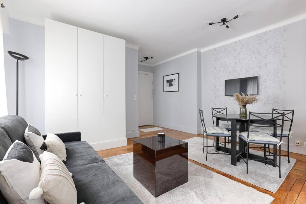 Matignon Saint-Honore : Magnifique Appartement 1Br Parijs Buitenkant foto