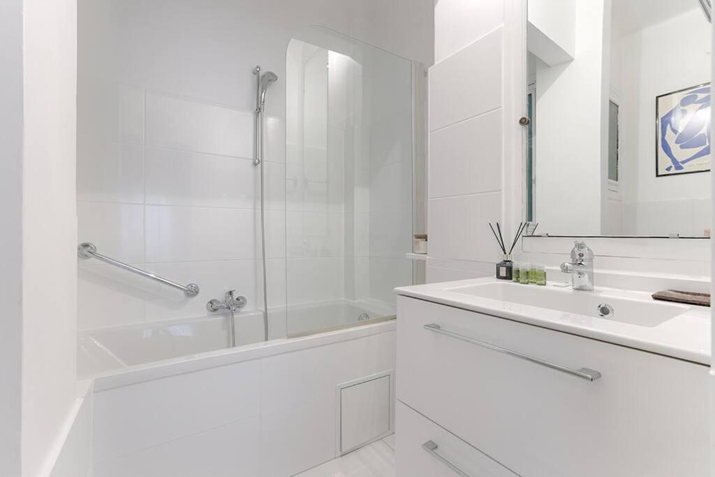 Matignon Saint-Honore : Magnifique Appartement 1Br Parijs Buitenkant foto