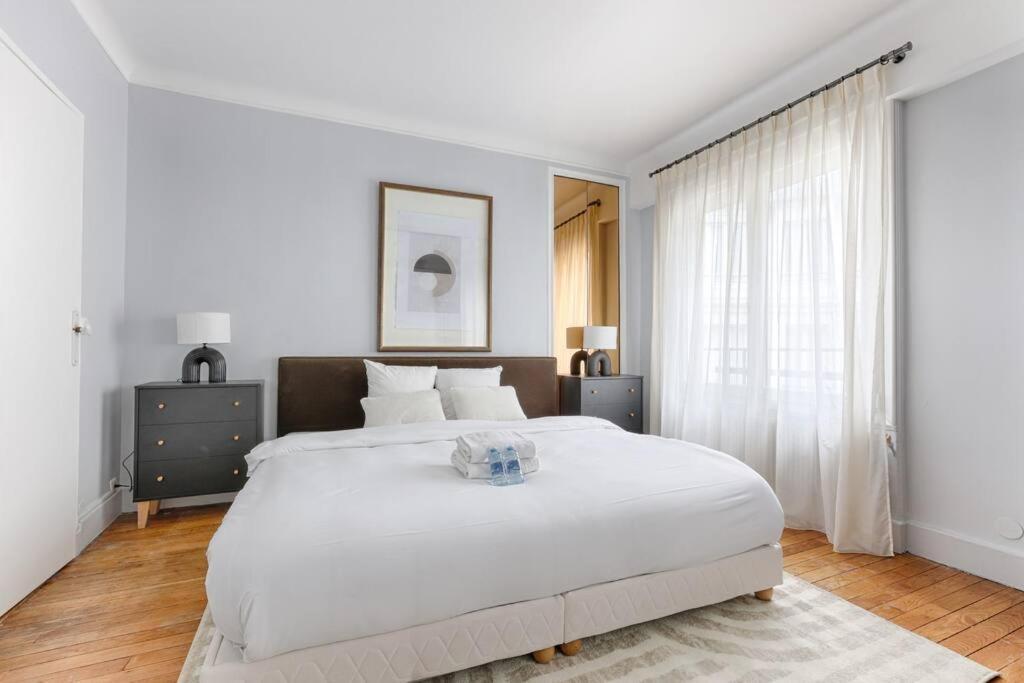 Matignon Saint-Honore : Magnifique Appartement 1Br Parijs Buitenkant foto